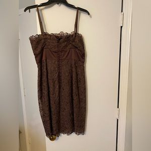 Lace with lining midi dress. Great condition with satin straps. Dry cleaned.